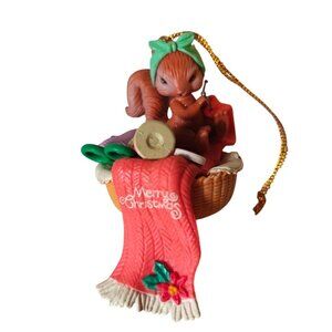 Vintage Lustre Fame Squirrel Knitting  A Scarf Christmas Ornament 1996